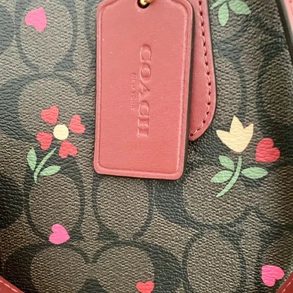 🆕 COACH | Heart City Tote, Notebook & Wristlet - Picture 14 of 16
